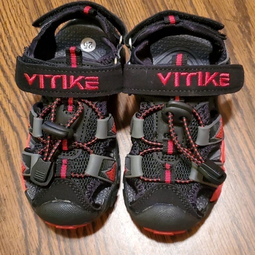 VITIKE BOYS water shoe size 9 (25) NWOT